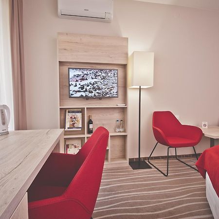 Hotel Akwawit Лешно Екстериор снимка