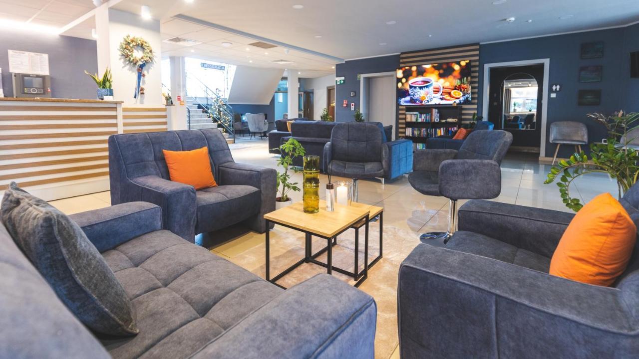 Hotel Akwawit Лешно Екстериор снимка