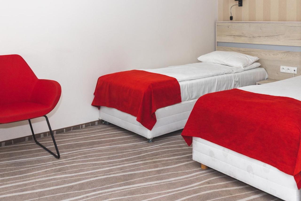 Hotel Akwawit Лешно Екстериор снимка
