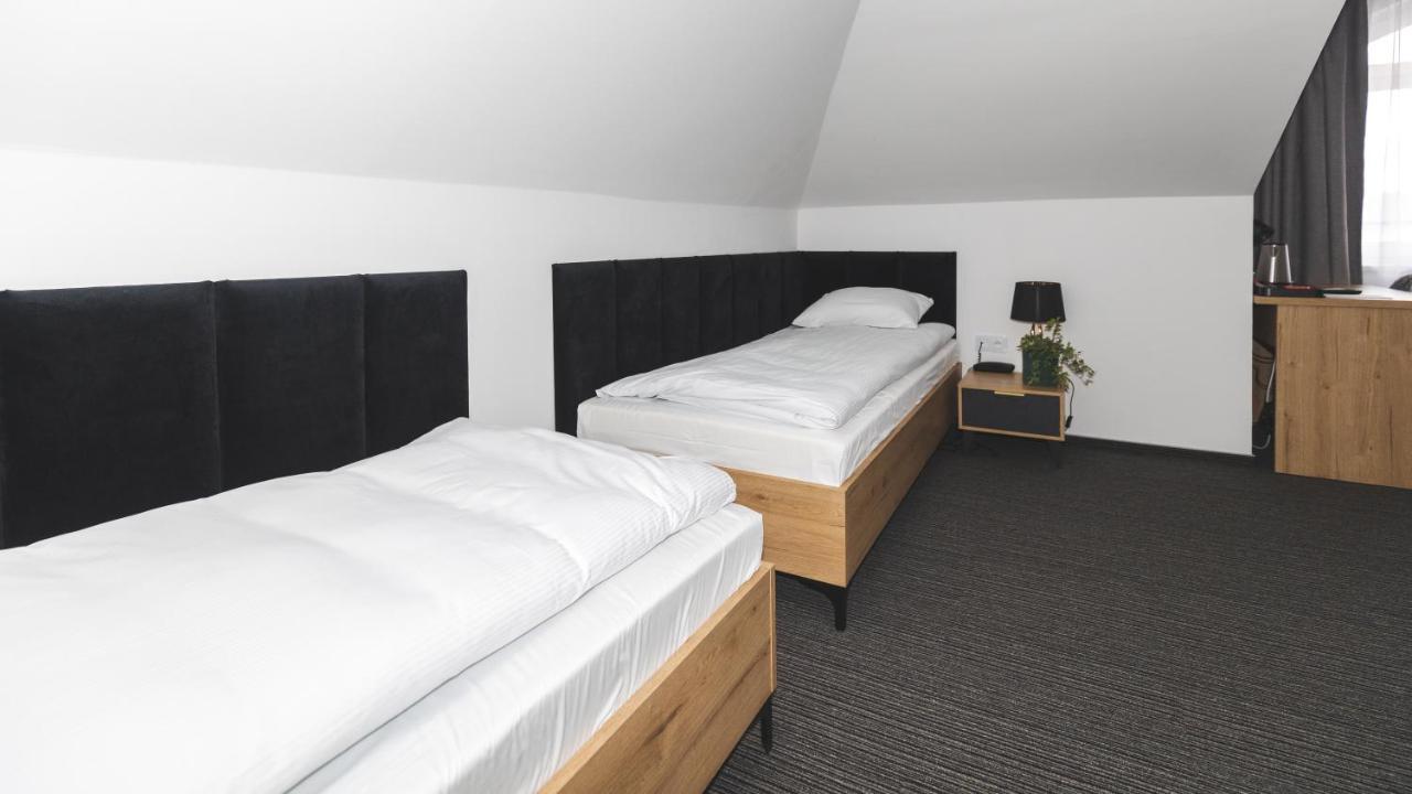 Hotel Akwawit Лешно Екстериор снимка