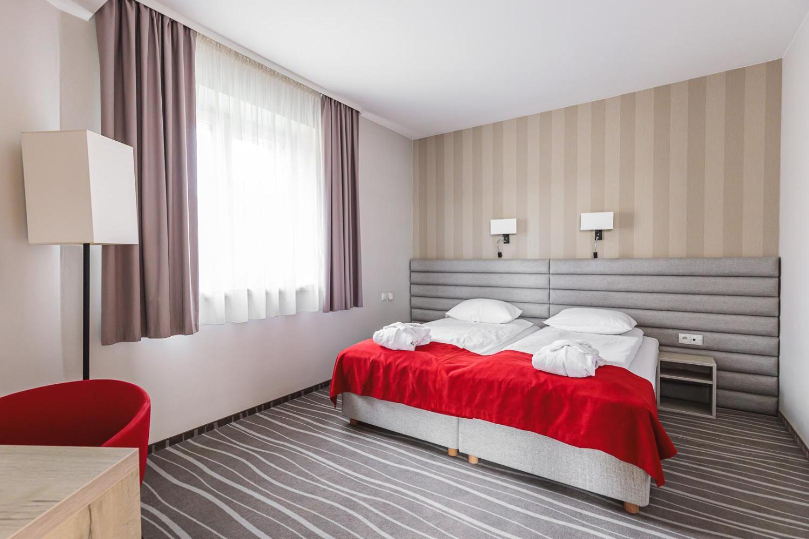 Hotel Akwawit Лешно Екстериор снимка
