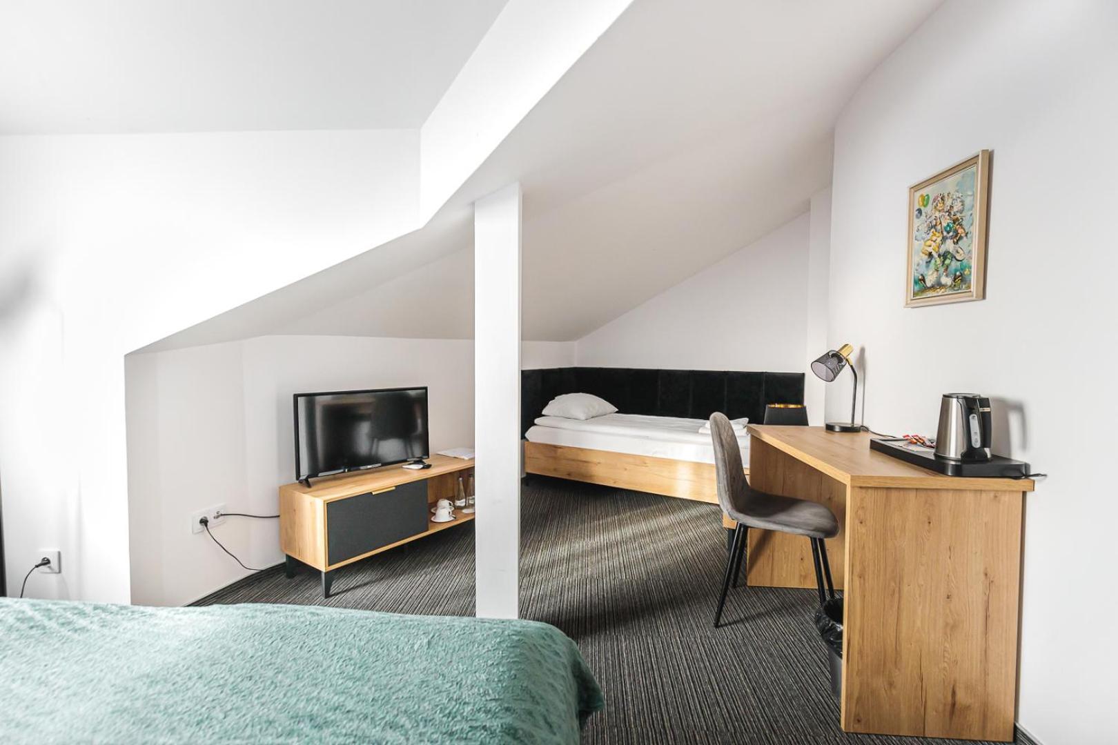 Hotel Akwawit Лешно Екстериор снимка