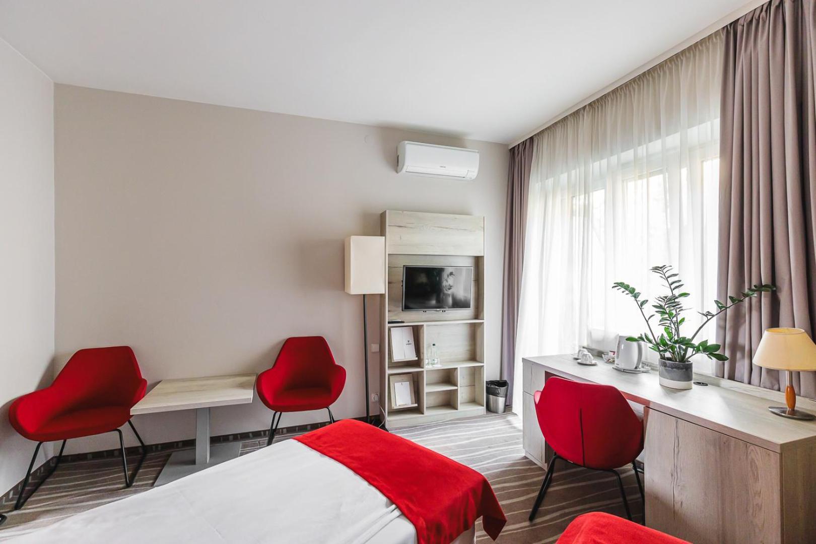 Hotel Akwawit Лешно Екстериор снимка