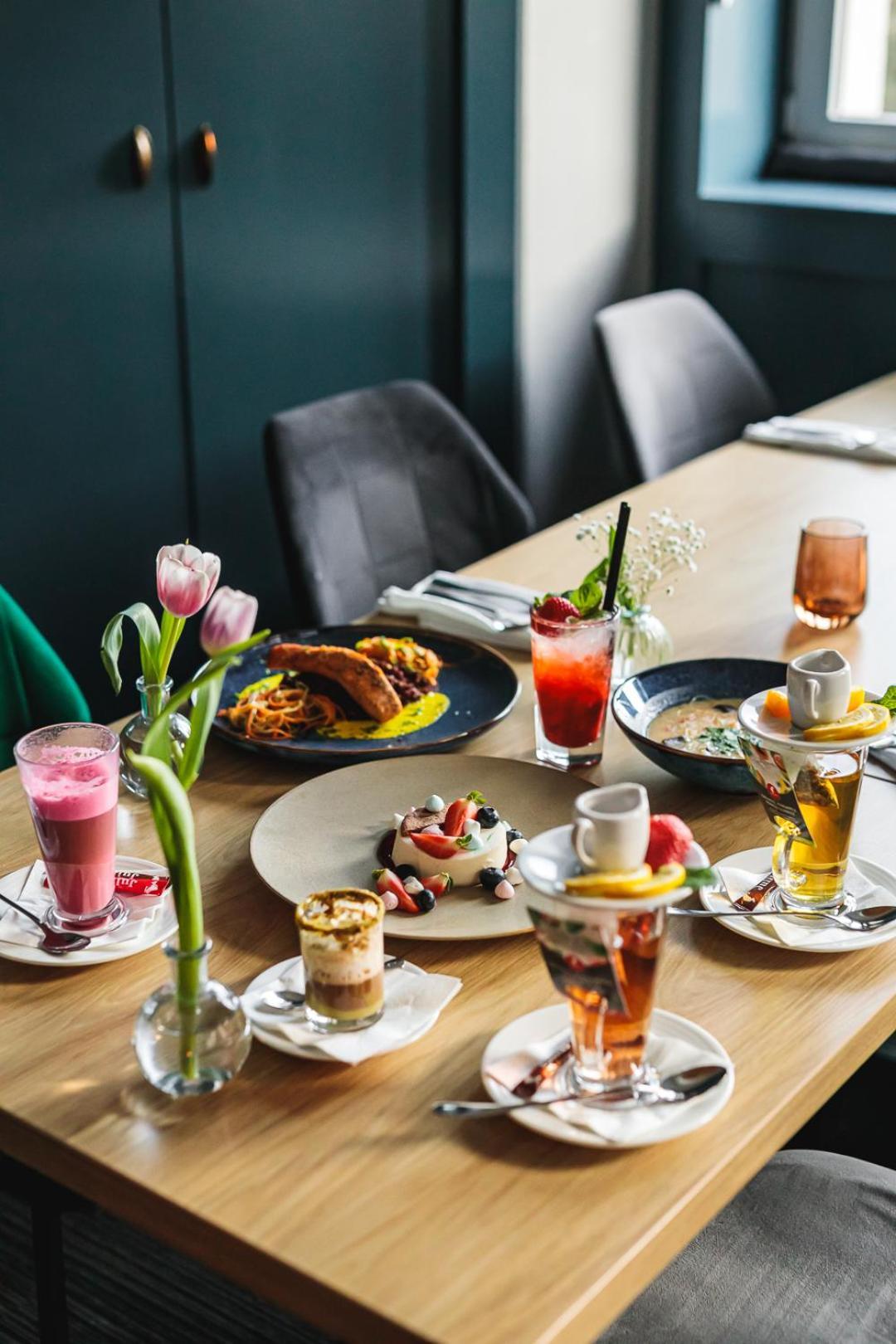 Hotel Akwawit Лешно Екстериор снимка