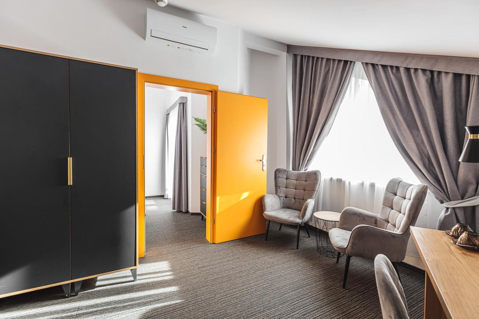 Hotel Akwawit Лешно Екстериор снимка