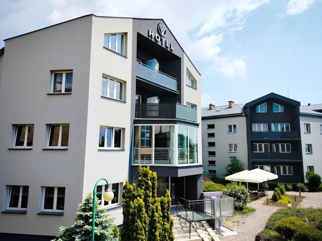 Hotel Akwawit Лешно Екстериор снимка